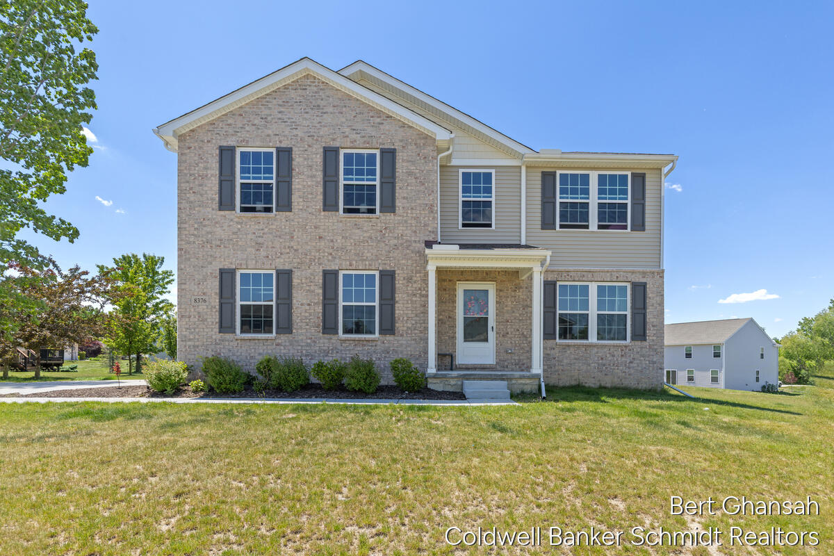 8376 N Oaks Court Property Photo 1