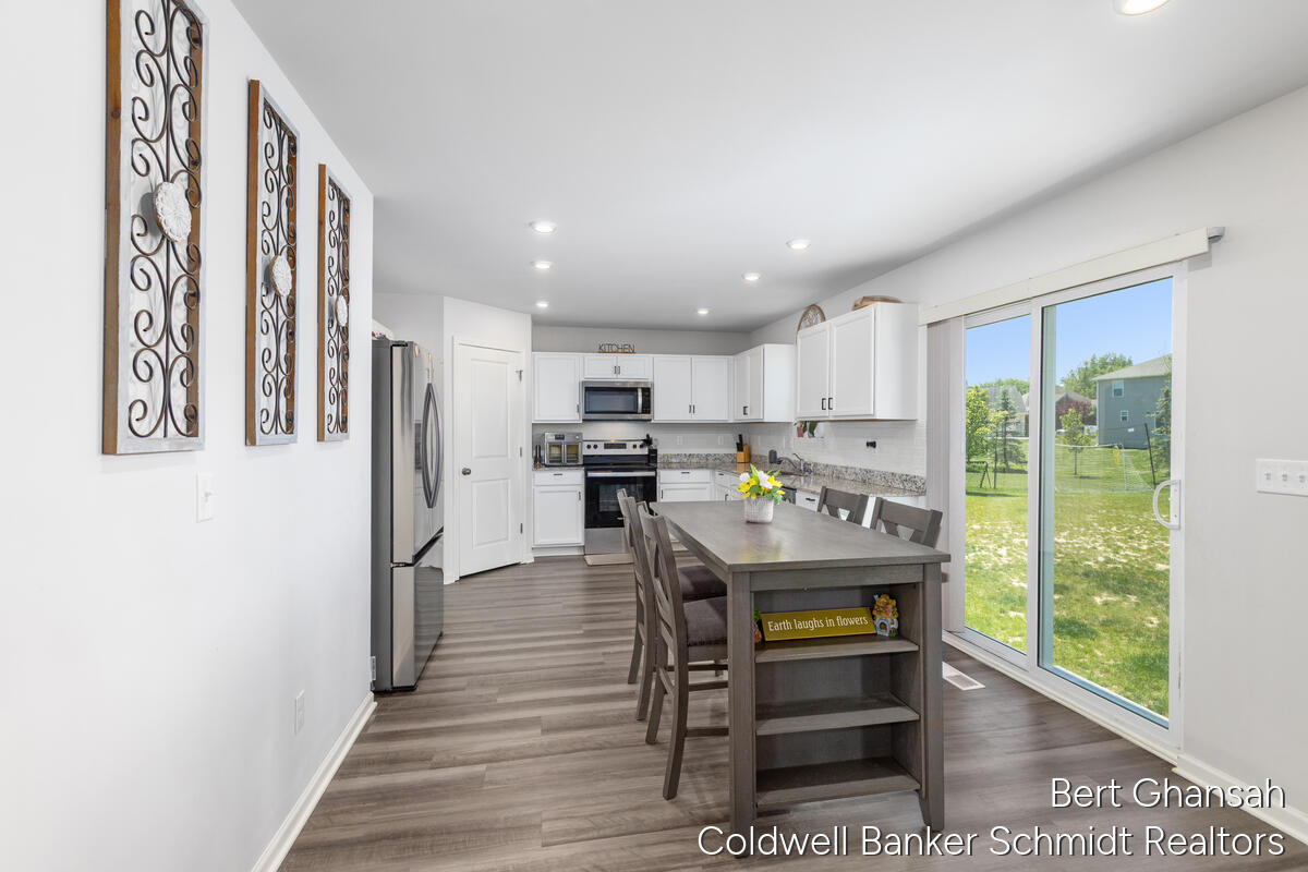 8376 N Oaks Court Property Photo 10