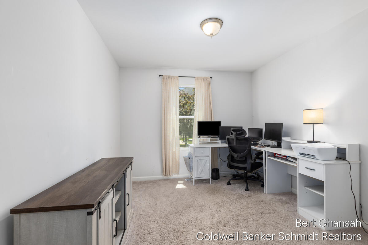8376 N Oaks Court Property Photo 14