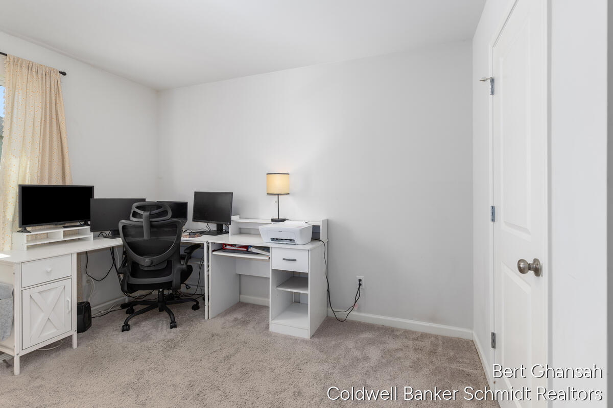 8376 N Oaks Court Property Photo 15