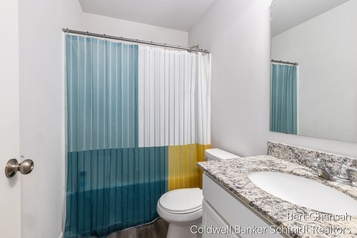8376 N Oaks Court Property Photo 16