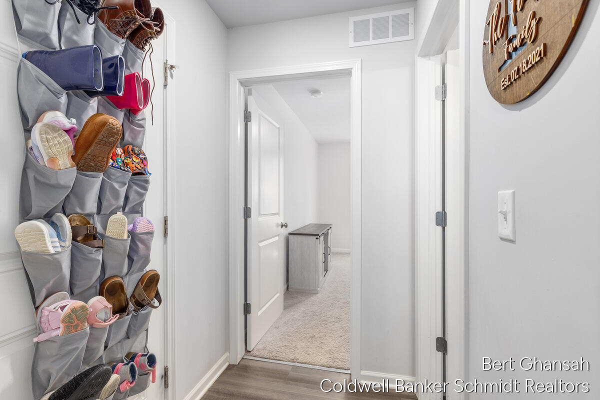 8376 N Oaks Court Property Photo 17