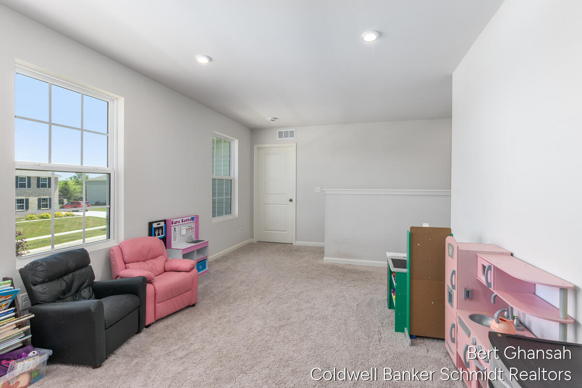 8376 N Oaks Court Property Photo 19