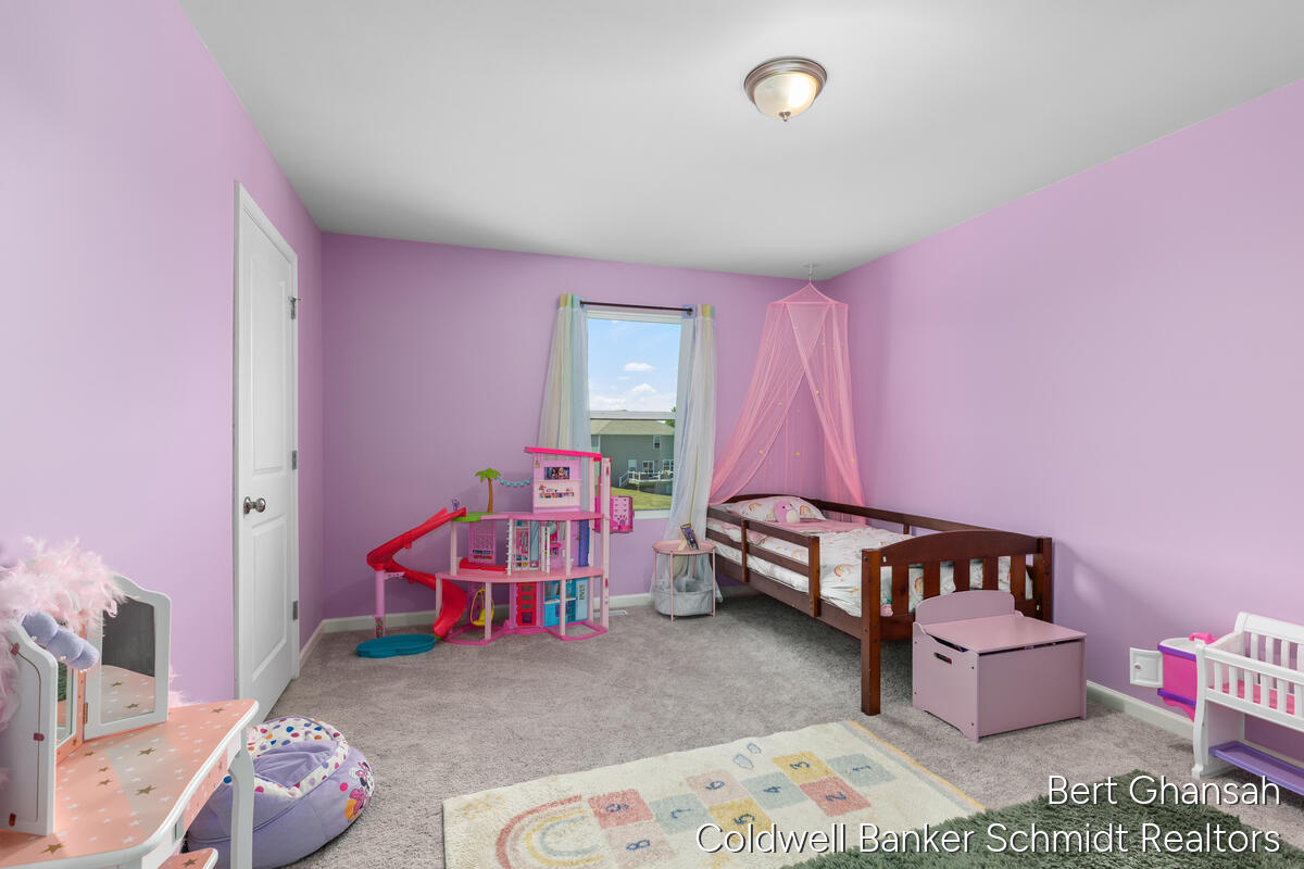 8376 N Oaks Court Property Photo 24