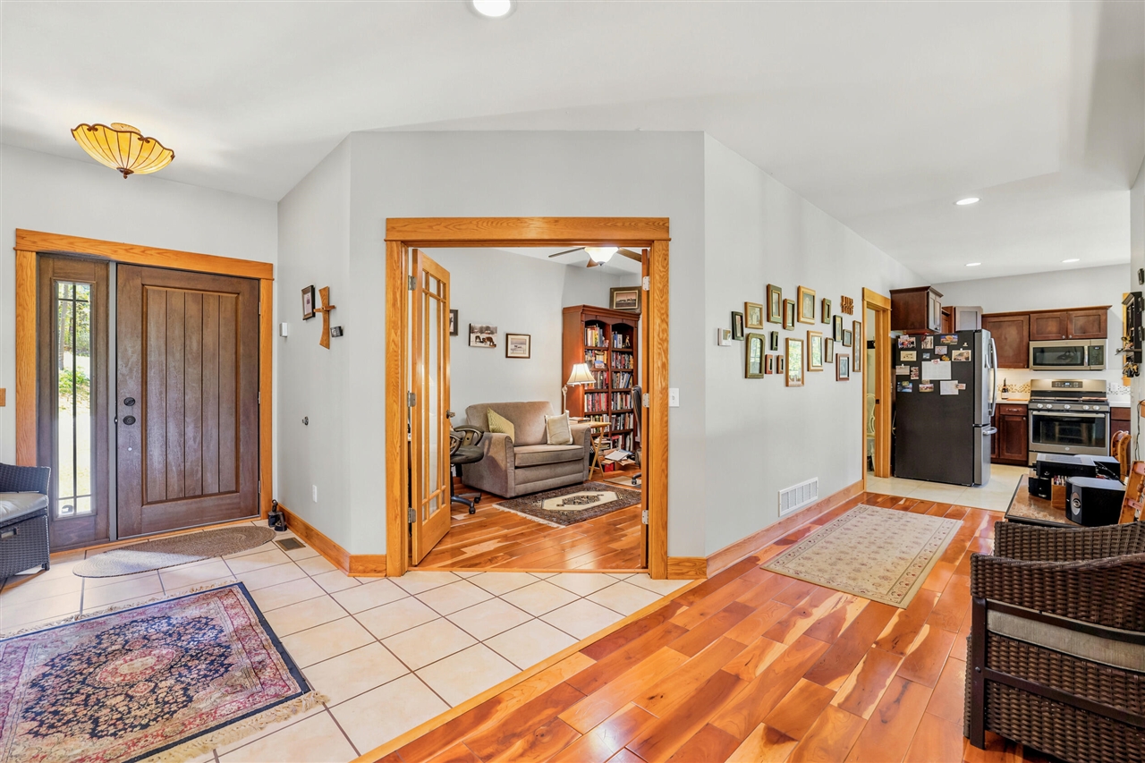 7352 Hallridge Drive Property Photo 11