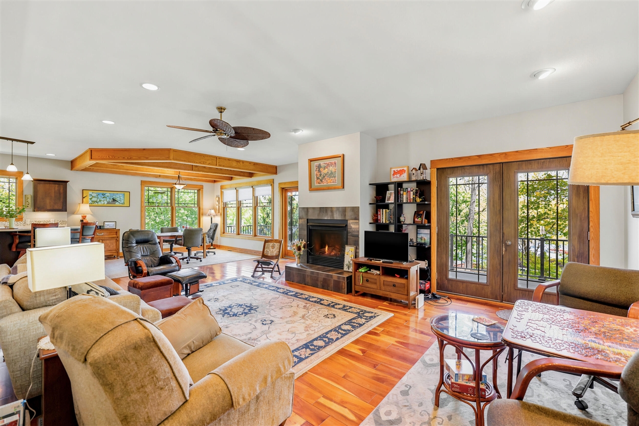 7352 Hallridge Drive Property Photo 12