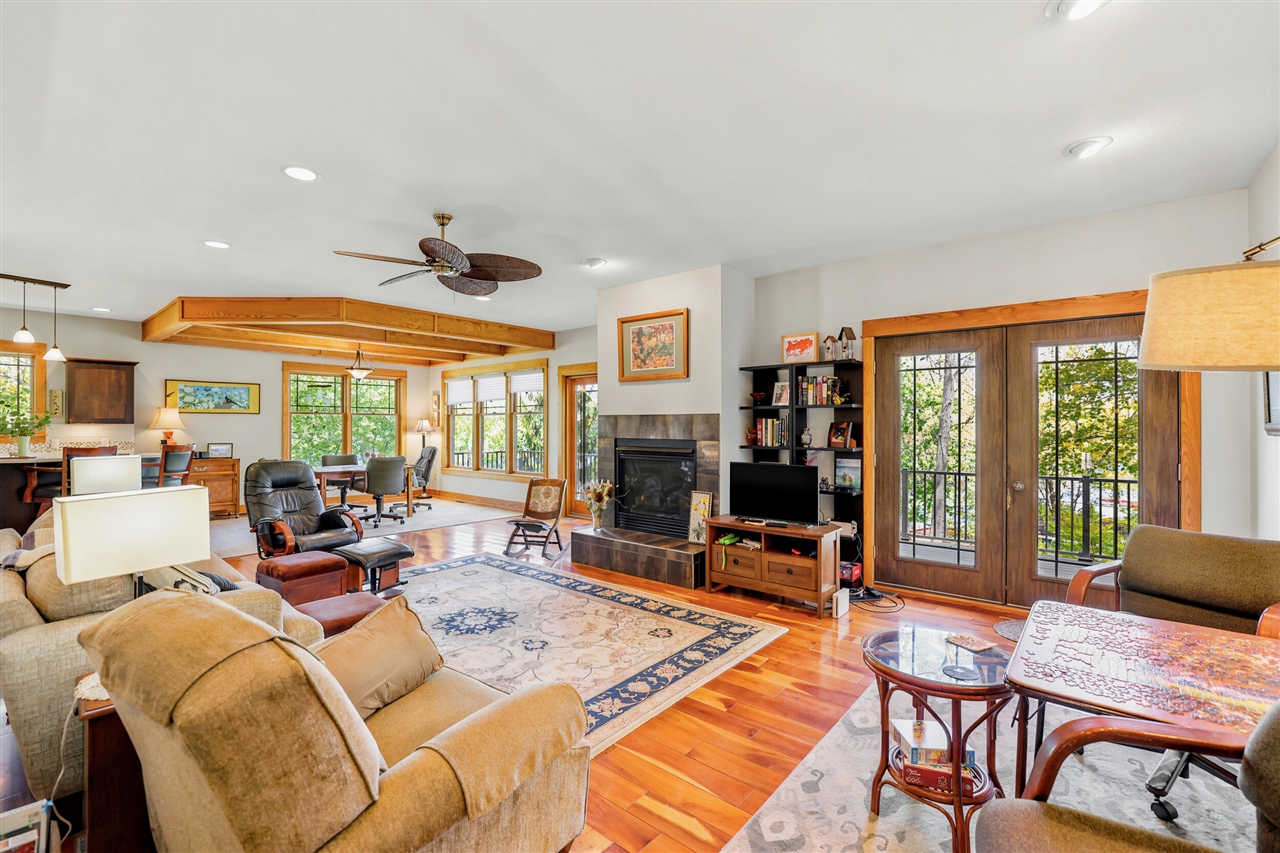 7352 Hallridge Drive Property Photo 13
