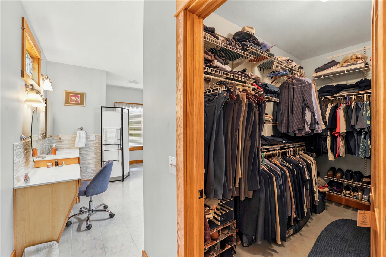7352 Hallridge Drive Property Photo 28