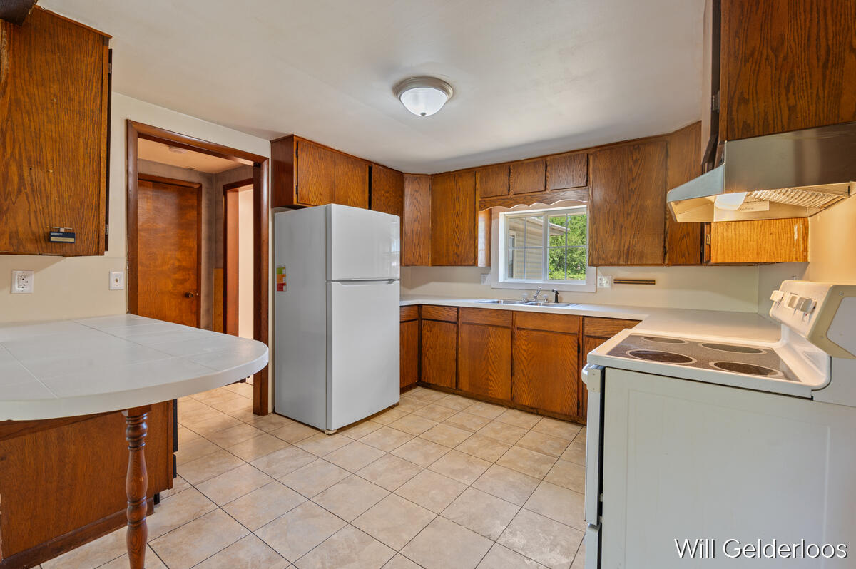 18519 Arthur Road Property Photo 9