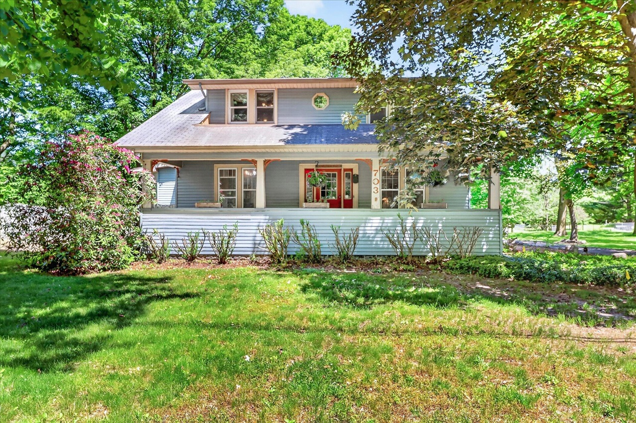 703 E Osterhout Avenue Property Photo 1