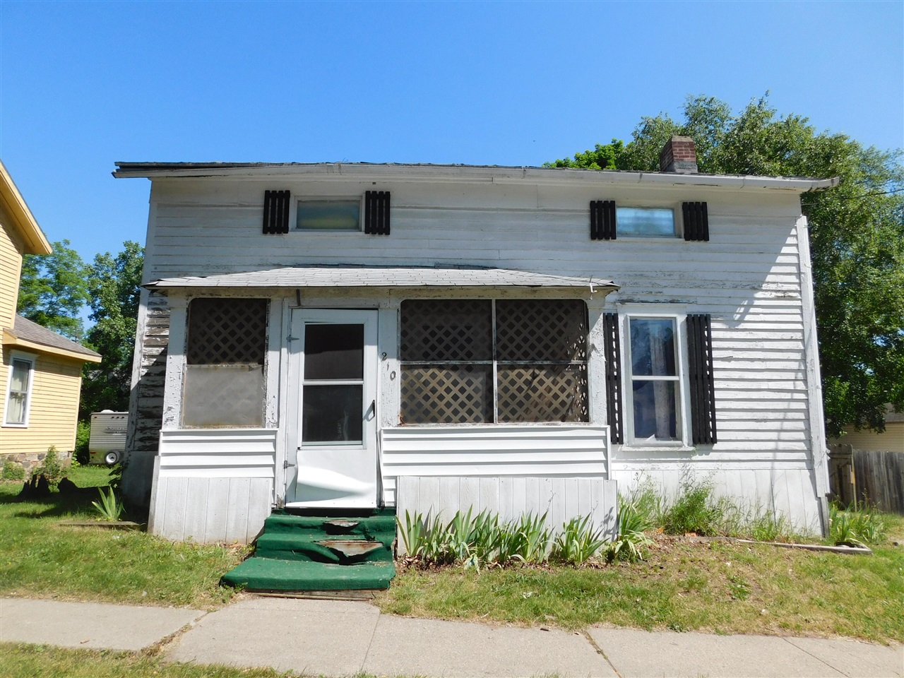 210 W Ash Street Property Photo 1