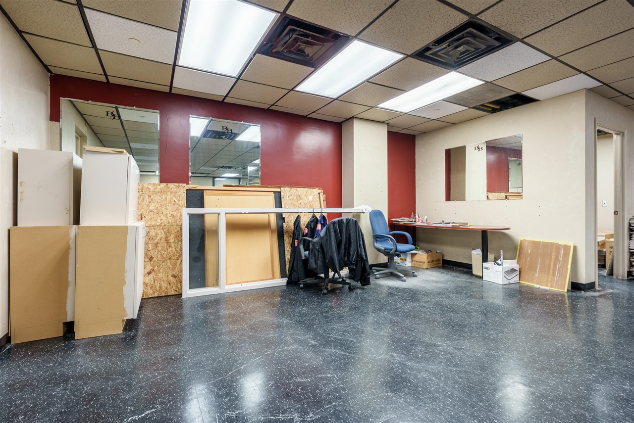 151 S Rose Street Property Photo 8