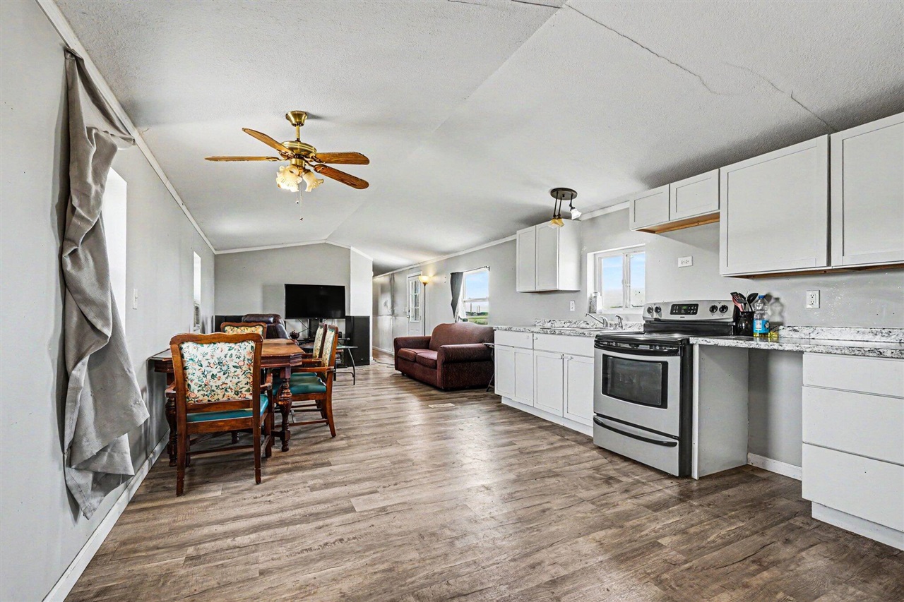 4545 Bush Road Property Photo 4