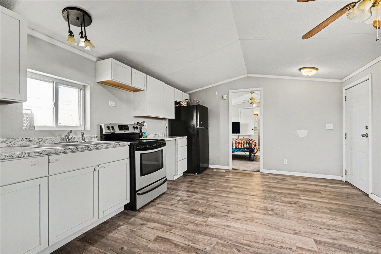 4545 Bush Road Property Photo 5