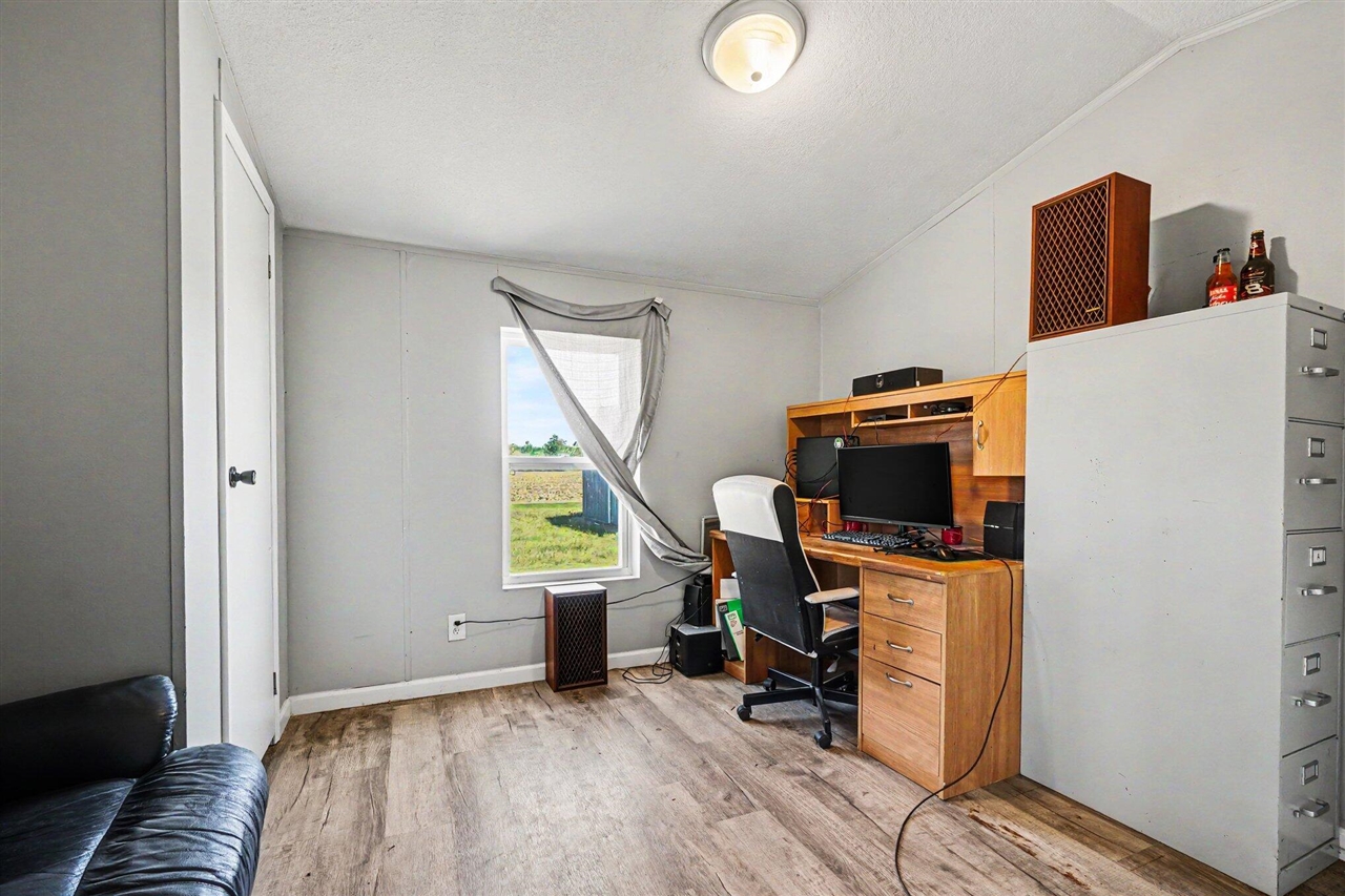 4545 Bush Road Property Photo 11