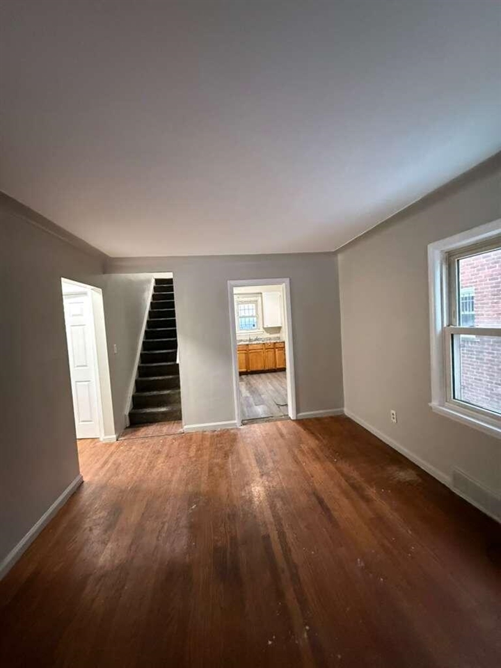 11704 Greenview Avenue Property Photo 5