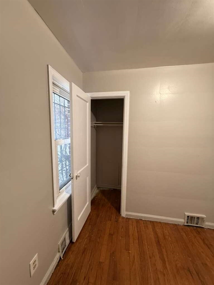 11704 Greenview Avenue Property Photo 12