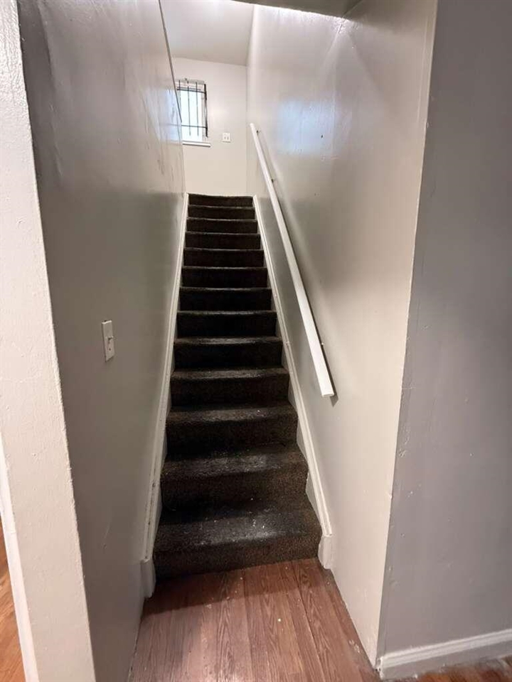 11704 Greenview Avenue Property Photo 13