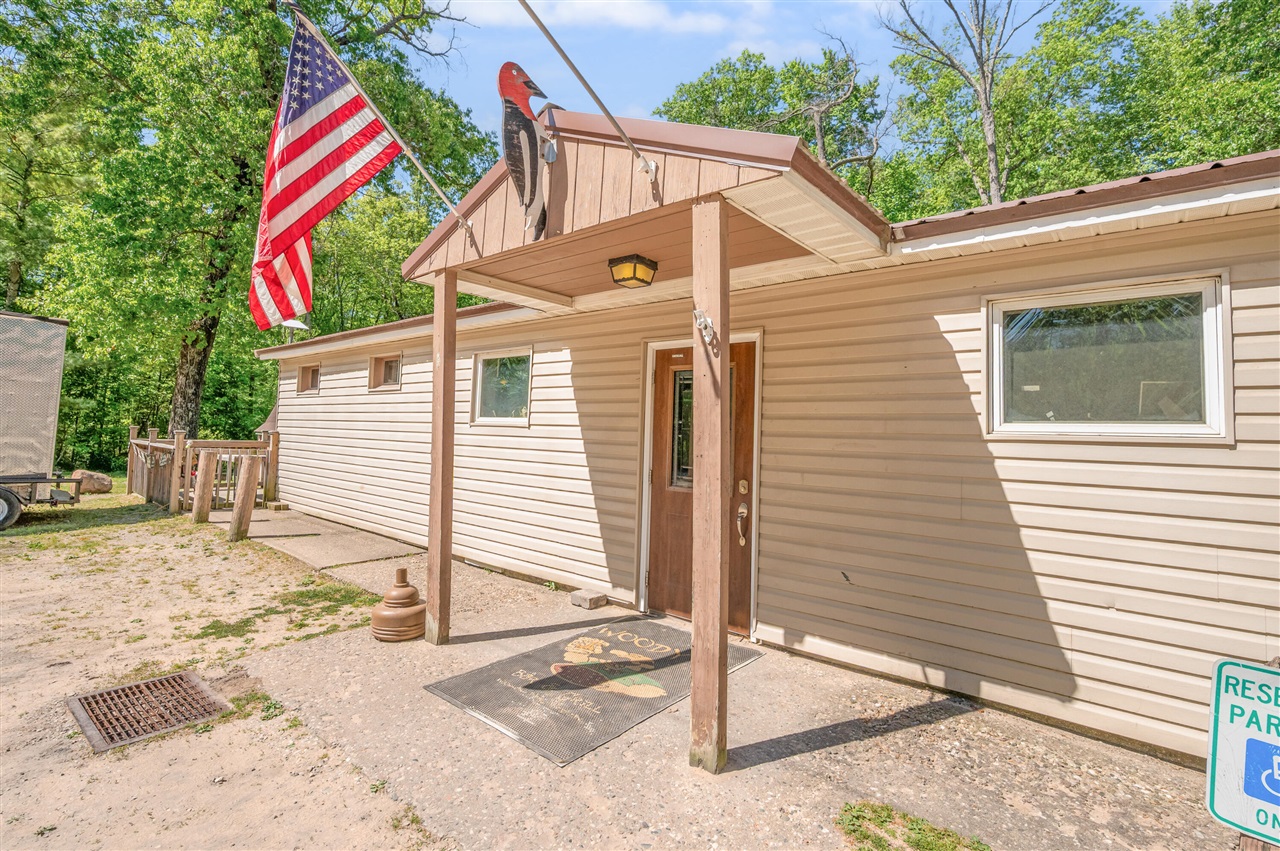 8773 N Golden Rod Boulevard Property Photo 7