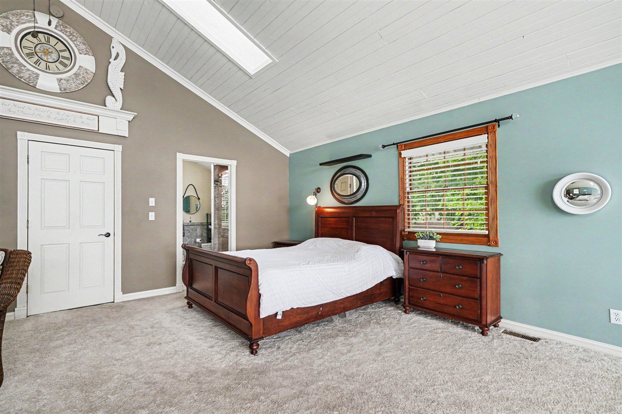 19722 Crescent Beach Road Property Photo 16