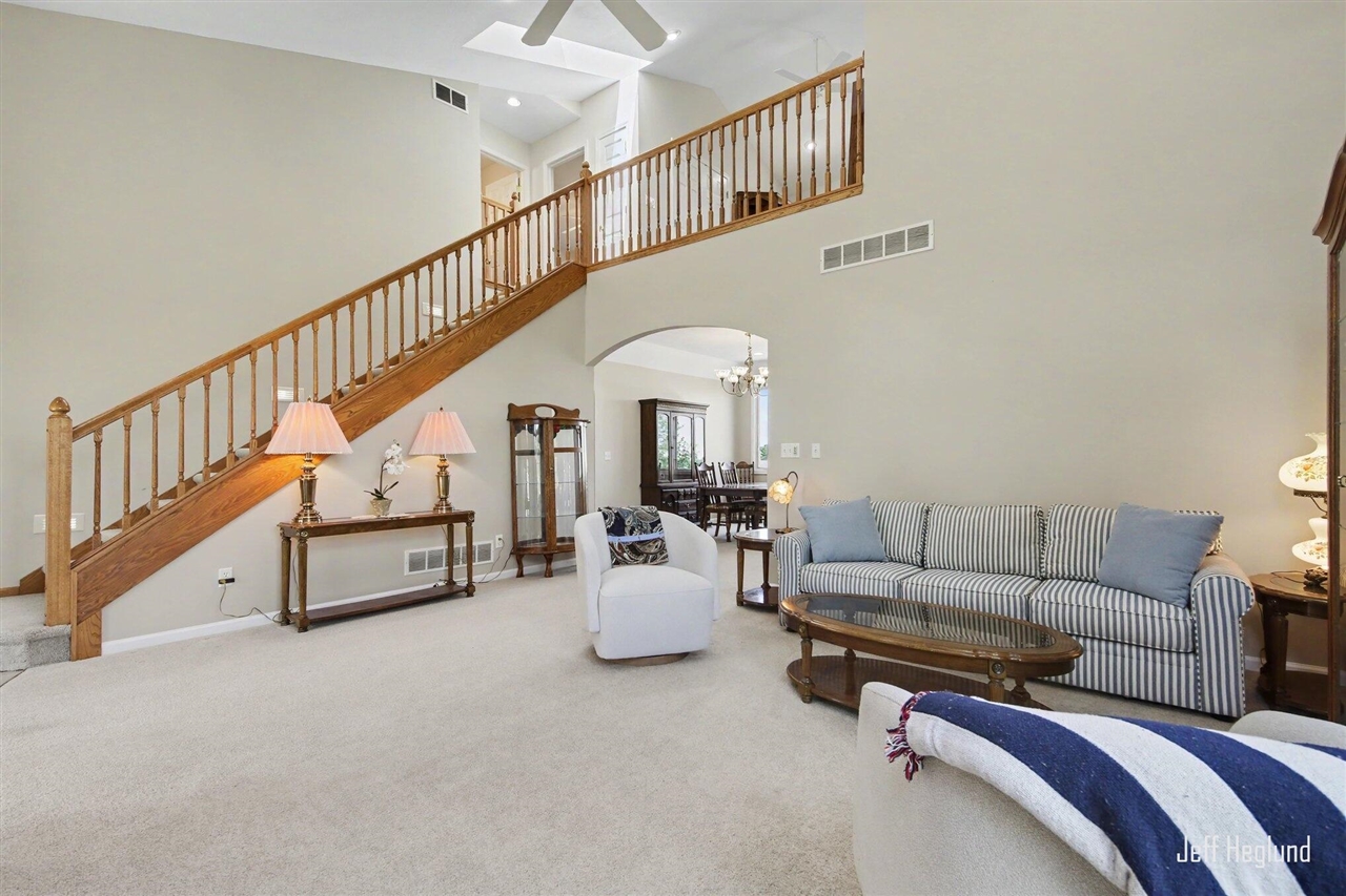 4211 Lynden Road Property Photo 8