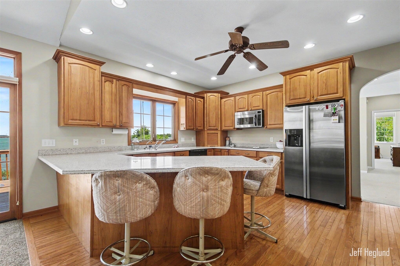 4211 Lynden Road Property Photo 13