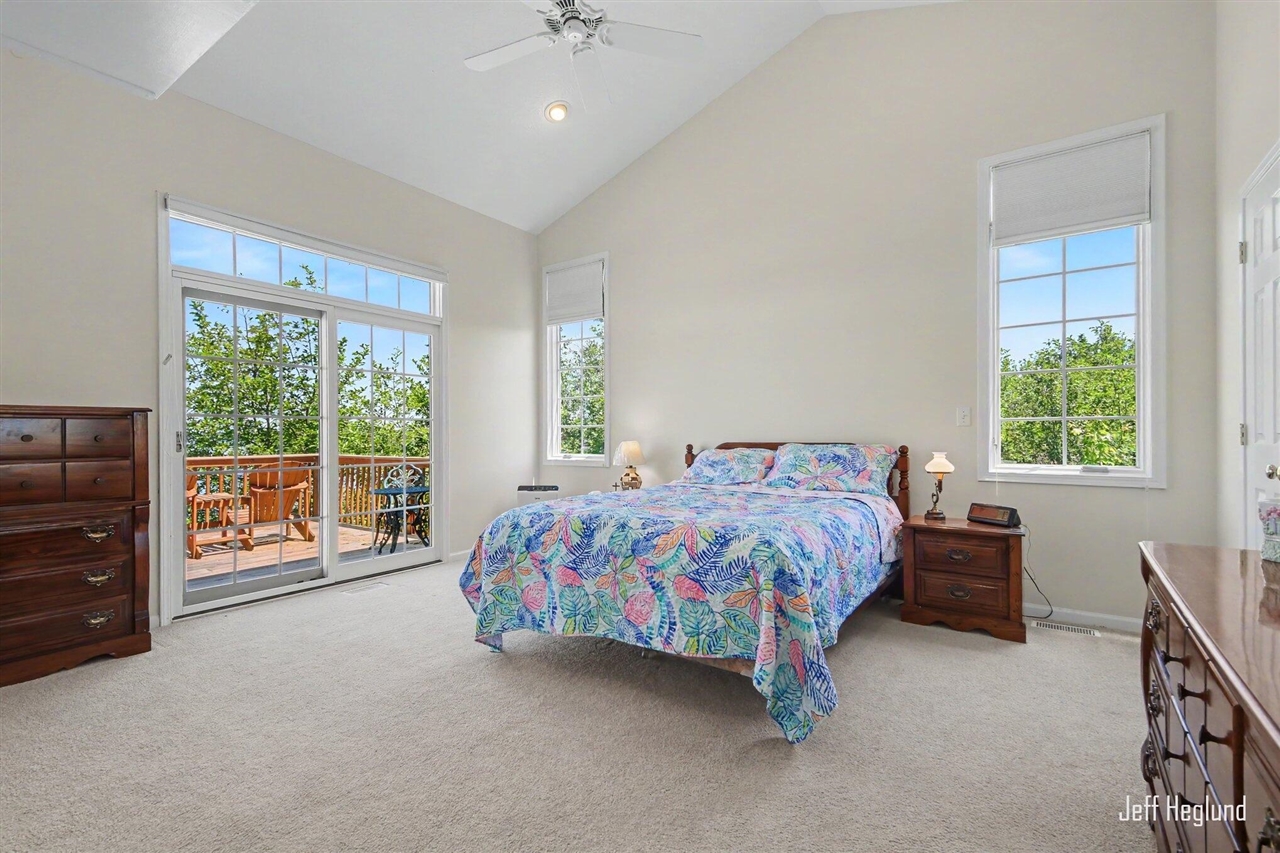 4211 Lynden Road Property Photo 16