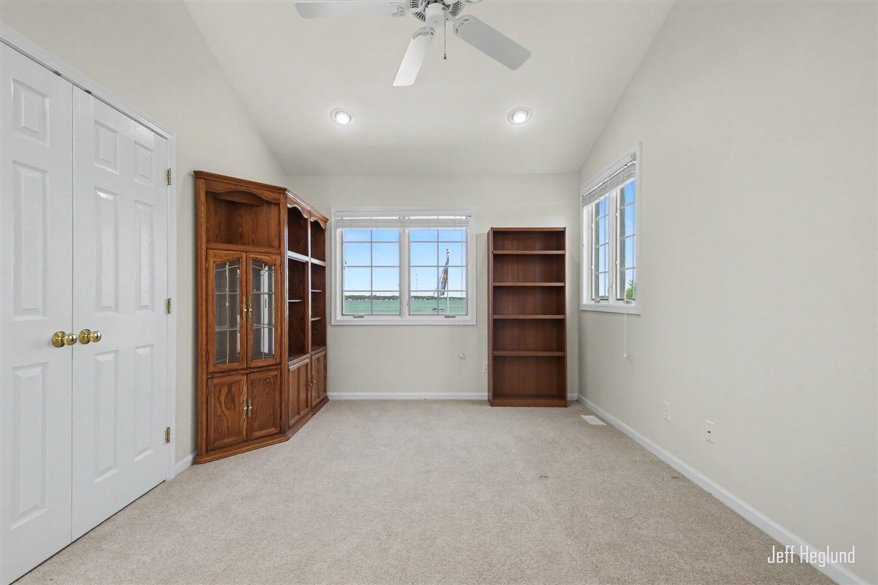 4211 Lynden Road Property Photo 19