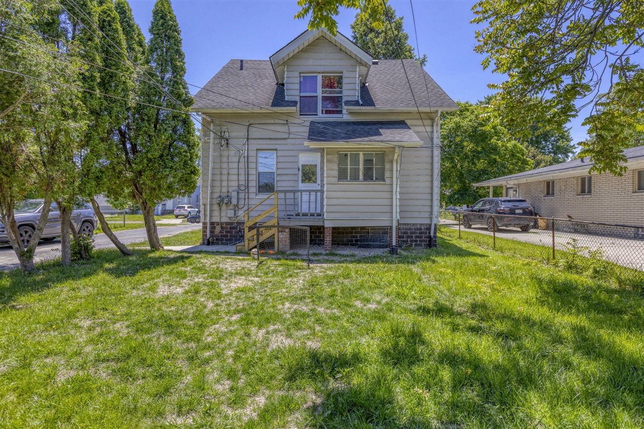7359 Engleman Avenue Property Photo 5