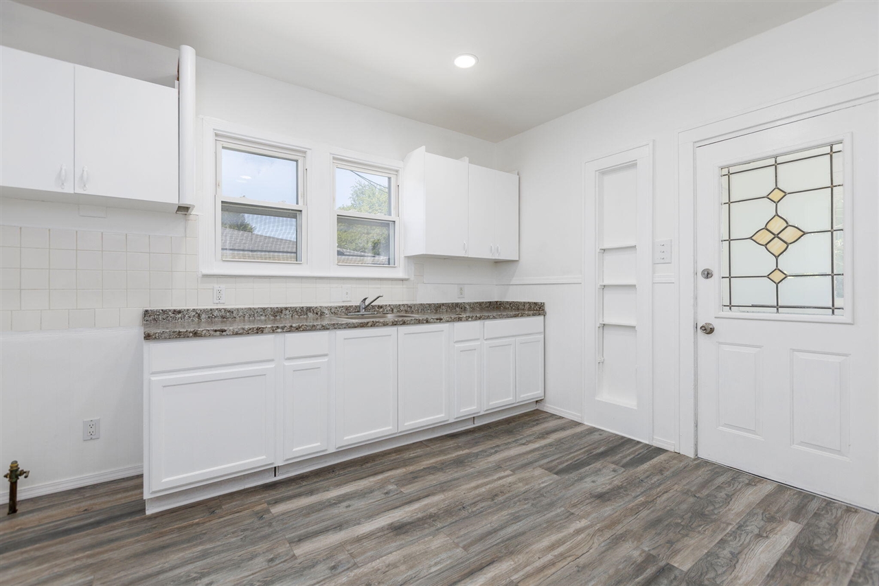 7359 Engleman Avenue Property Photo 13