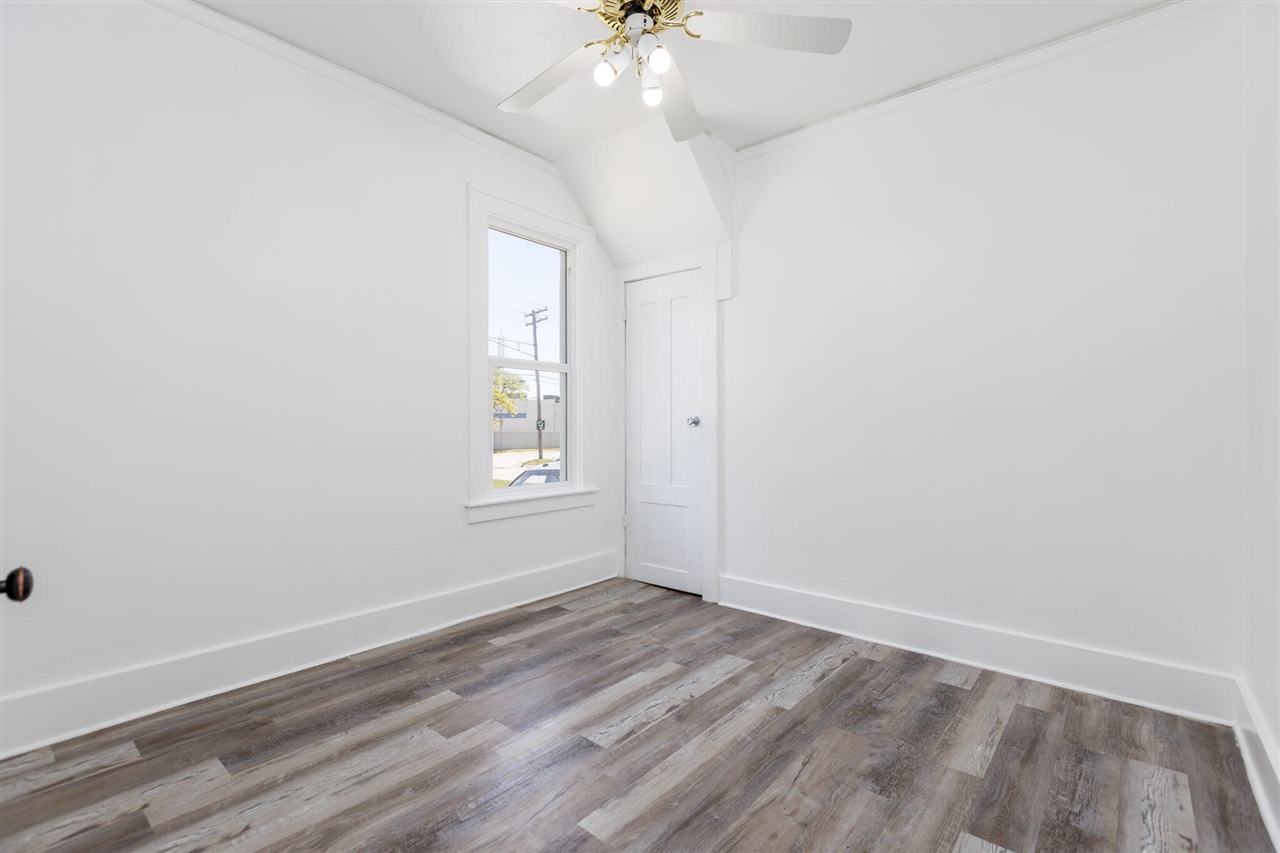 7359 Engleman Avenue Property Photo 17