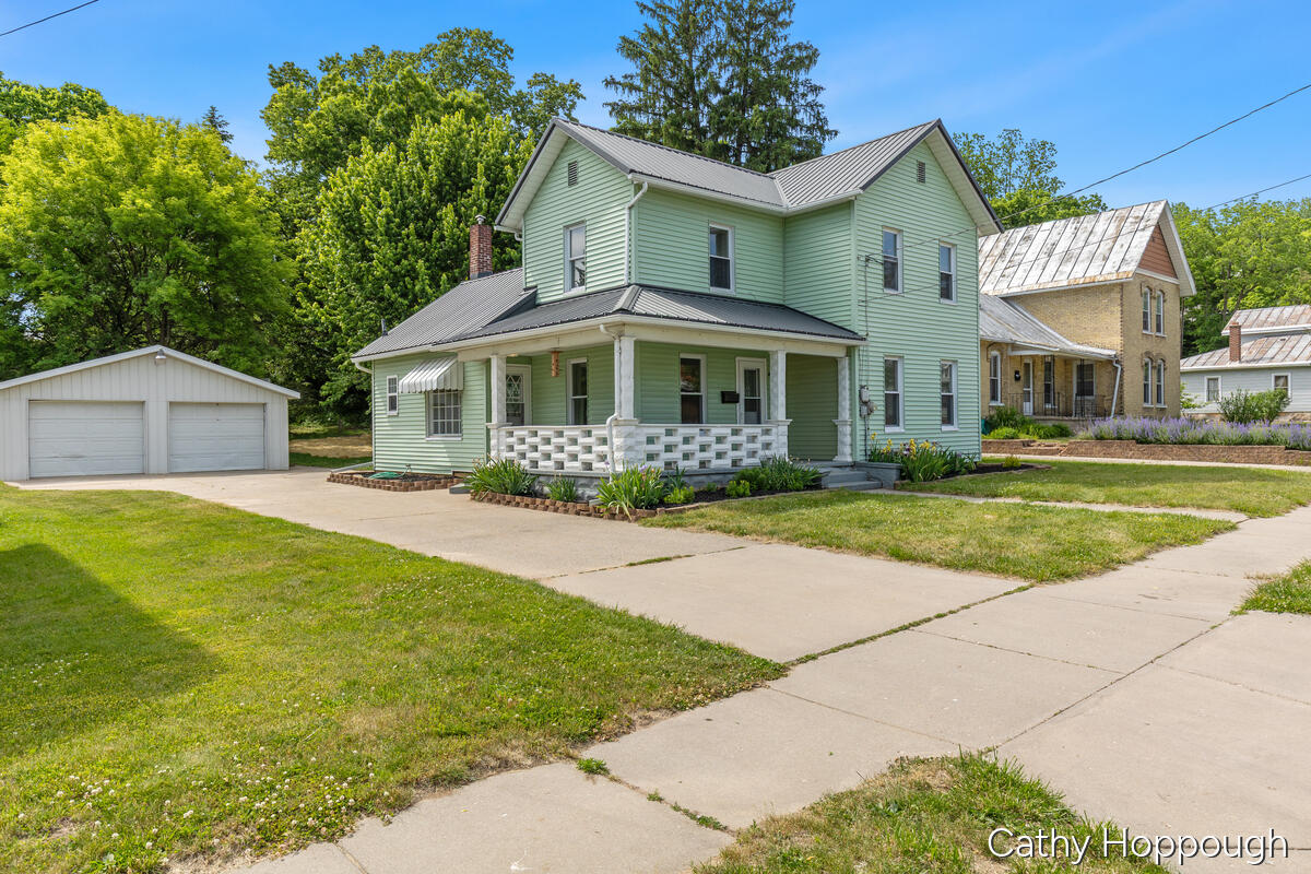 641 N Jackson Street Property Photo 3