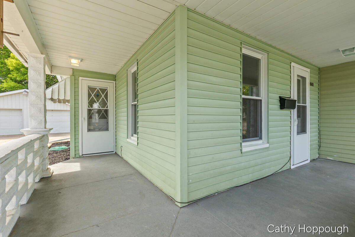 641 N Jackson Street Property Photo 5