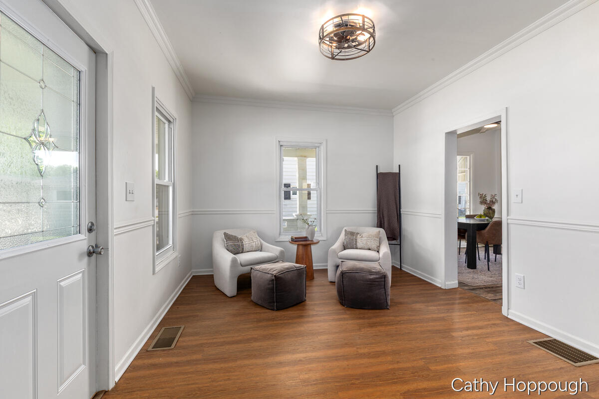 641 N Jackson Street Property Photo 6