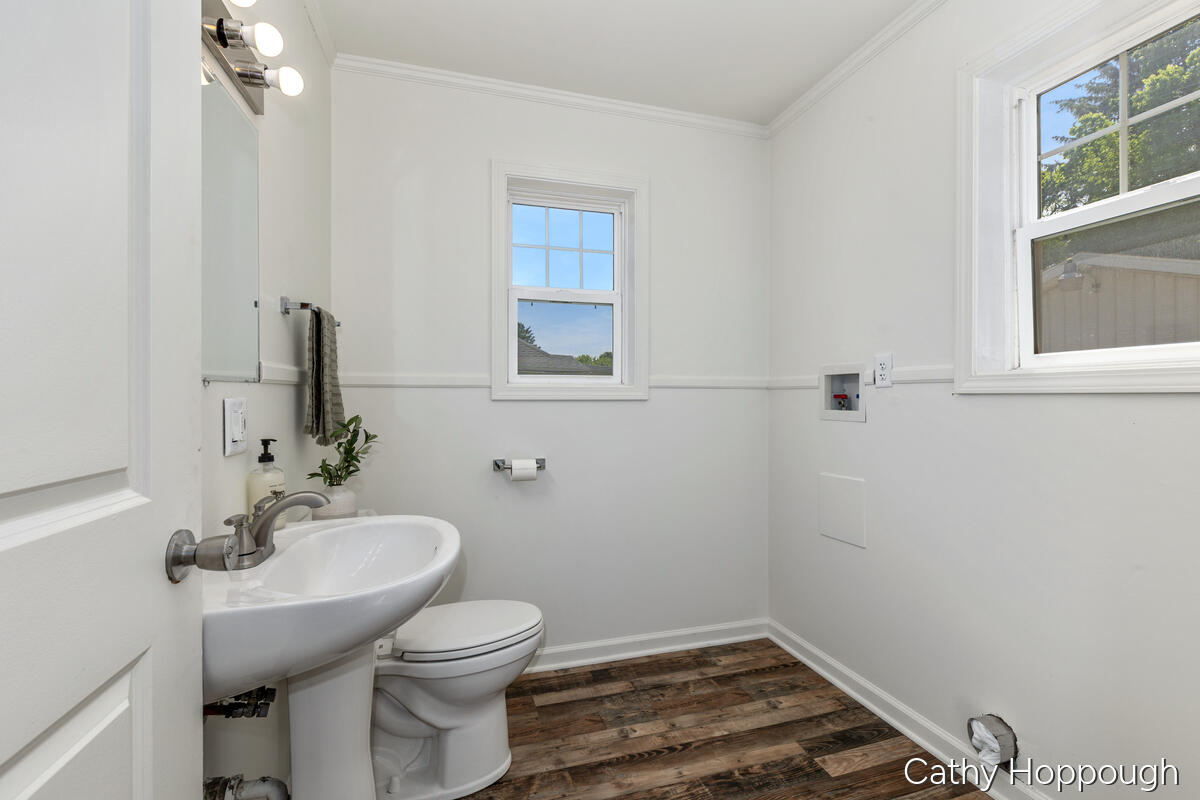 641 N Jackson Street Property Photo 15