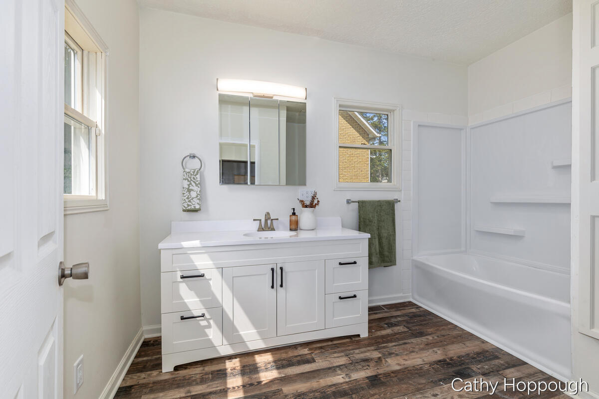 641 N Jackson Street Property Photo 17