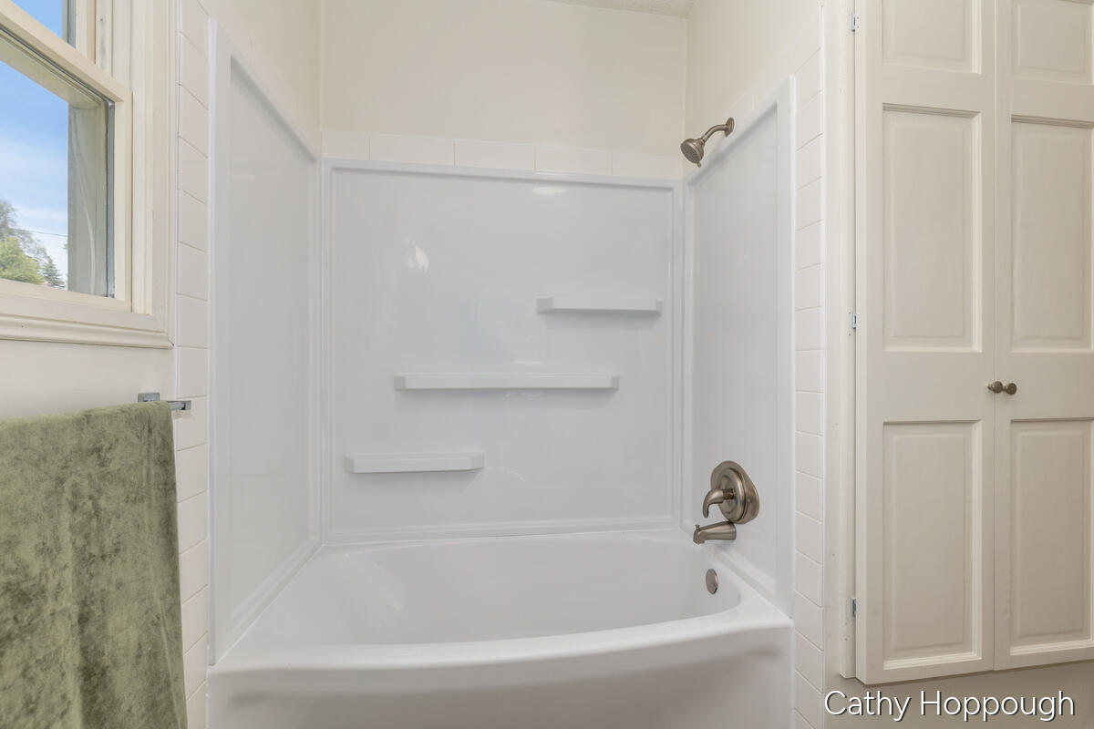 641 N Jackson Street Property Photo 18
