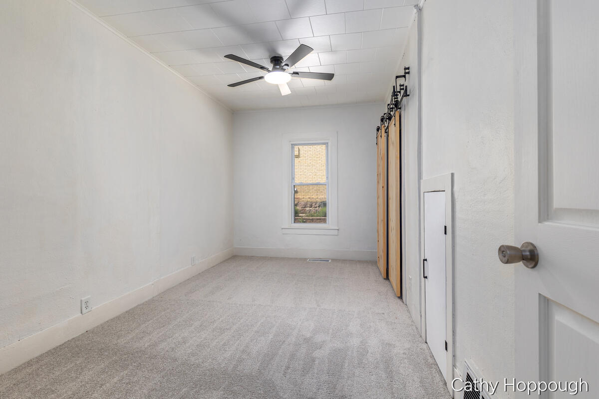 641 N Jackson Street Property Photo 19