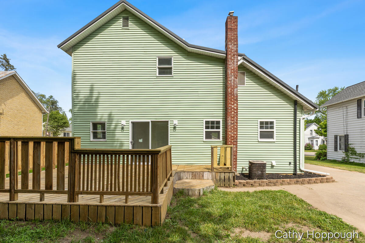 641 N Jackson Street Property Photo 27