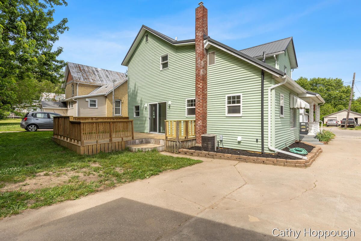 641 N Jackson Street Property Photo 28