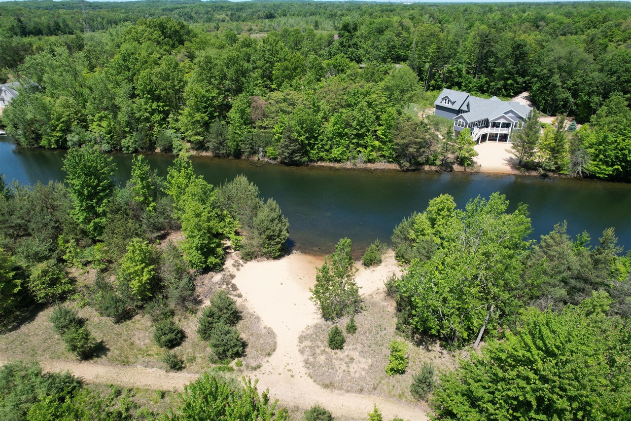 77524 Le Lac Drive Property Photo 1