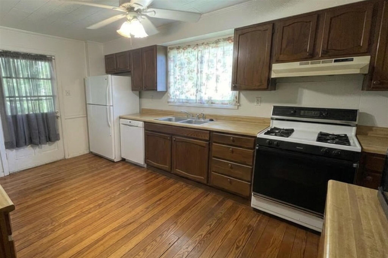 5325 Spring Arbor Road Property Photo 8