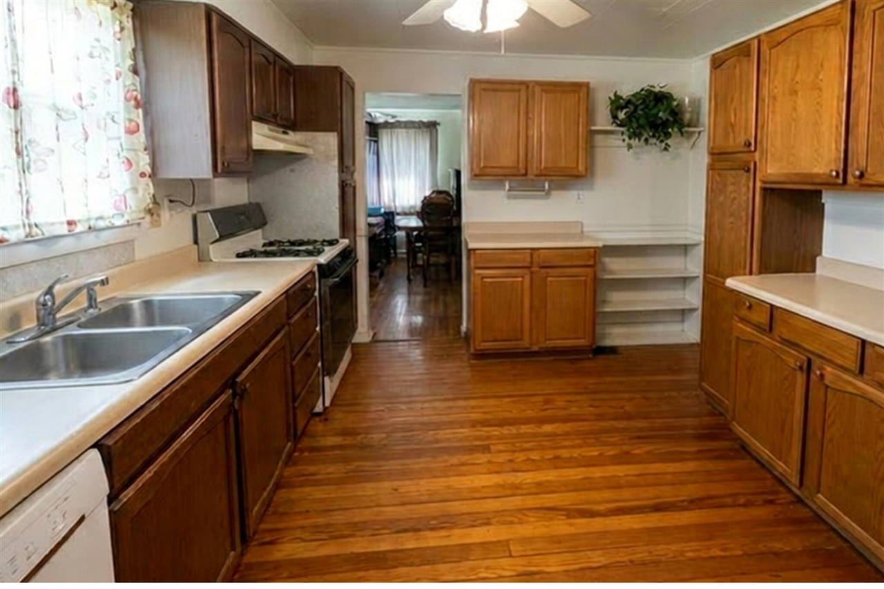 5325 Spring Arbor Road Property Photo 9