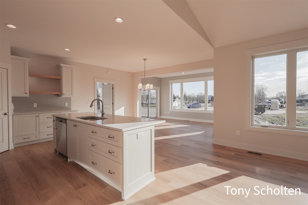 6315 Blendon Woods Drive Property Photo 5