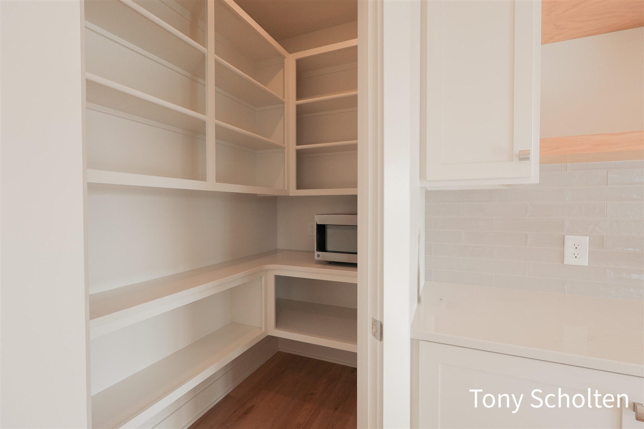 6315 Blendon Woods Drive Property Photo 6