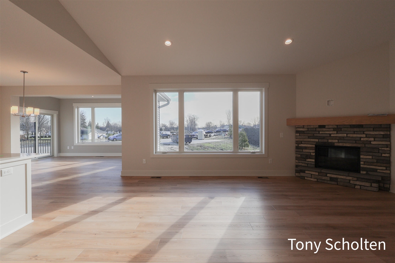 6315 Blendon Woods Drive Property Photo 8