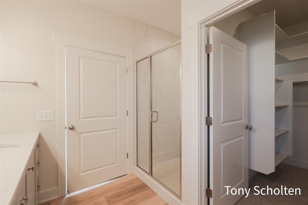 6315 Blendon Woods Drive Property Photo 16
