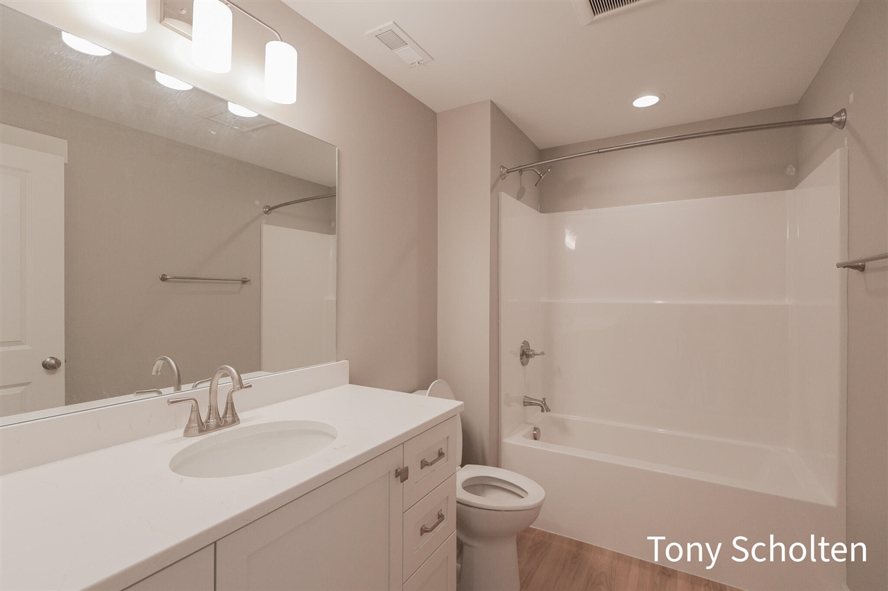 6315 Blendon Woods Drive Property Photo 21