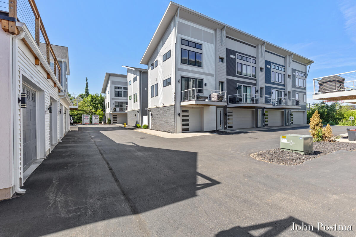 621 Fairview Avenue Property Photo 1