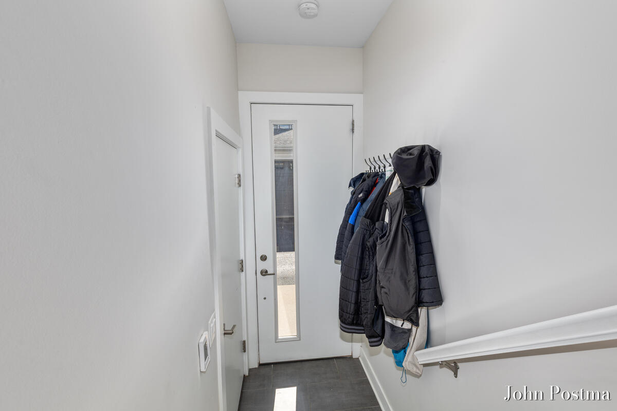 621 Fairview Avenue Property Photo 5